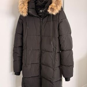 Zara Women's Black Puffer Jacket with Faux Fur Trim